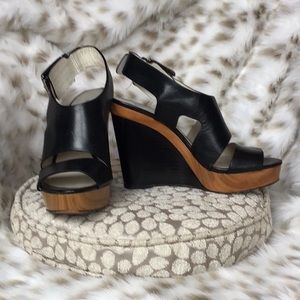 Michael Kors sz6 black wedges